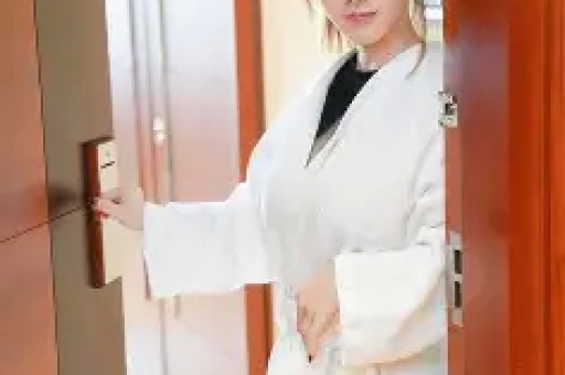 曝知名网红塌房！表面立爱国人设疯狂捞金背地砸6百万移民法国